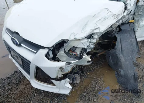 2013 Ford Focus S z USA, uszkodzony, nr VIN 1FADP3E27DL112006